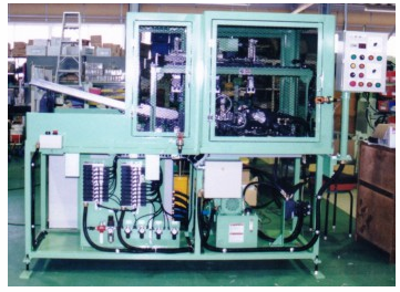 1663661759636161.png 全自动罗拉轴承嵌入机.png